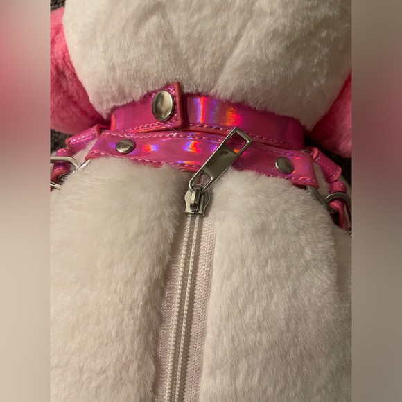 NEW Club Exx Frosty cuddle baby bear backpack - Picture 4 of 8